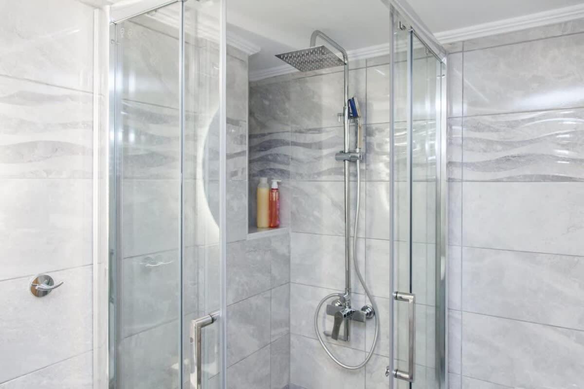 Beautiful New Apartment In Petralona Aten Exteriör bild